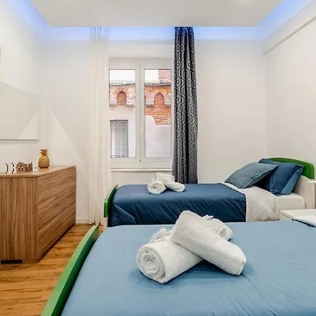 Stazione-2 Bedroom-10' Aquarium * Genova